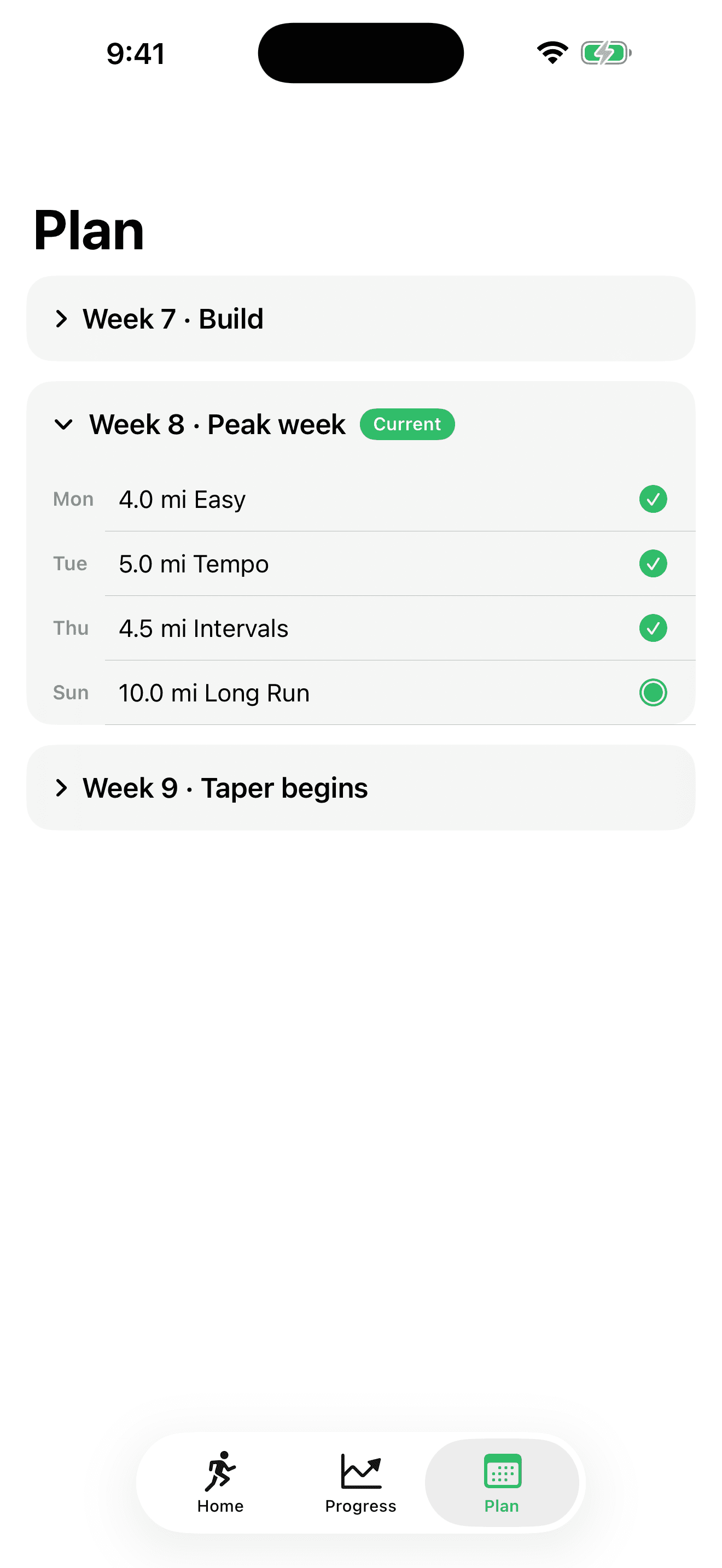 Training plan with expandable weeks